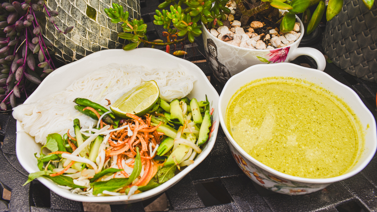 A bowl of num banh chok.